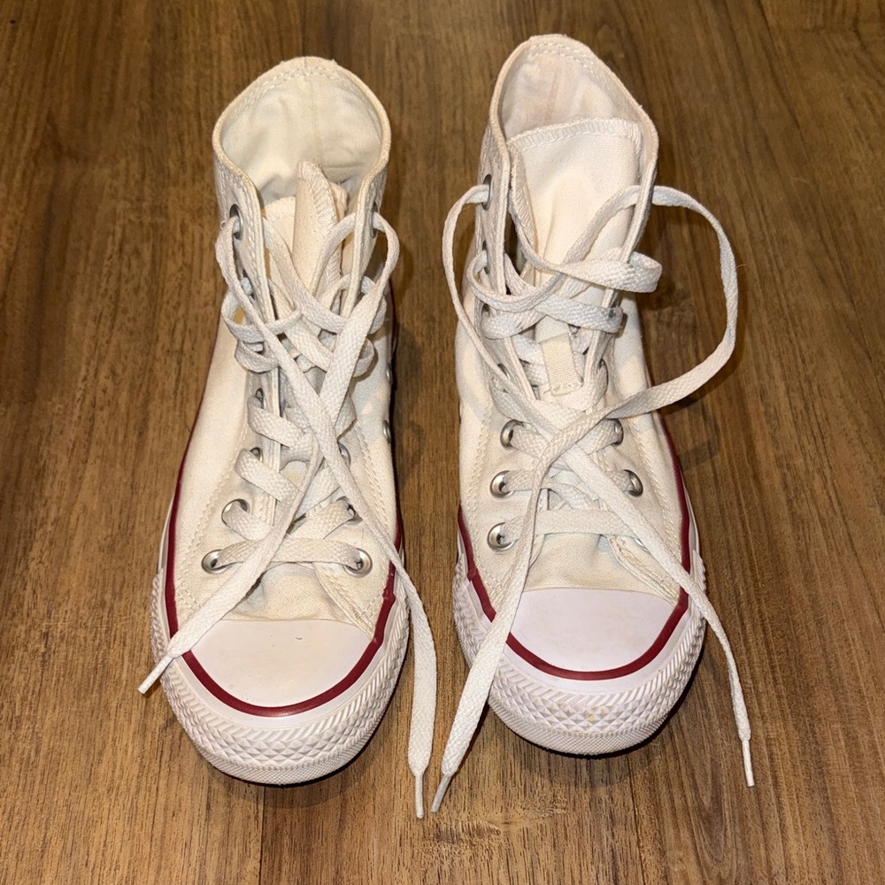 Converse
Chuck Taylor All Star
High Top Sneaker